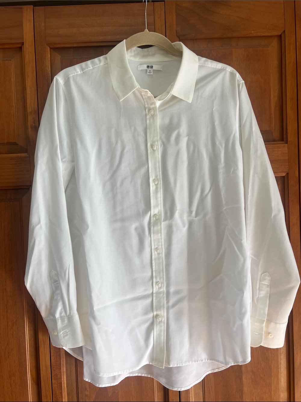 Never worn - Uniqlo Women’s M White Button-Down Dress Shirt